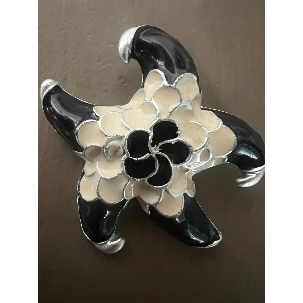 Vintage‎ Brooch Sea Star Black White Enamel Starfish Coastal Statement Pin Beach